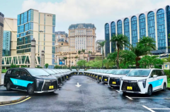 新手奶爸别焦虑！这辆“带娃神车”连停车都能自己搞定